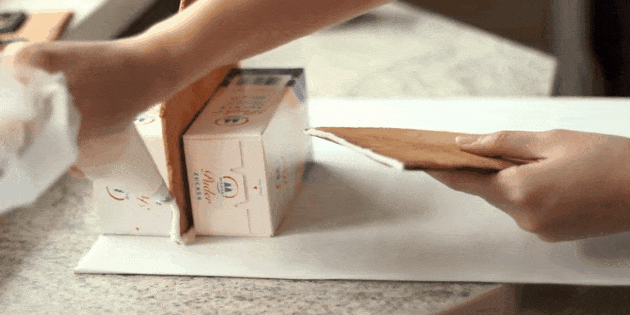 Cara membuat rumah kue jahe dengan tangan mereka
