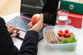 Cara makan yang tepat jika Anda bekerja banyak