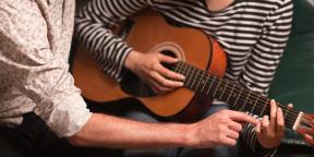 Cara belajar bermain gitar: panduan lengkap untuk independen
