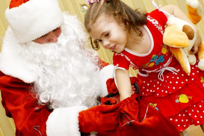 cara bermain Santa Claus: perbedaan