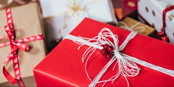 tradisi Natal: pertukaran hadiah