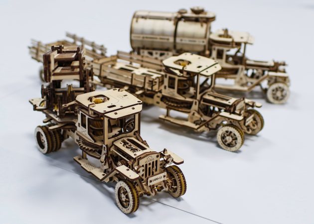 Ikhtisar UGEARS desainer: truk kayu yang masuk tanpa baterai