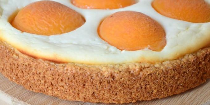 Cake dengan aprikot: cake dengan aprikot dan keju
