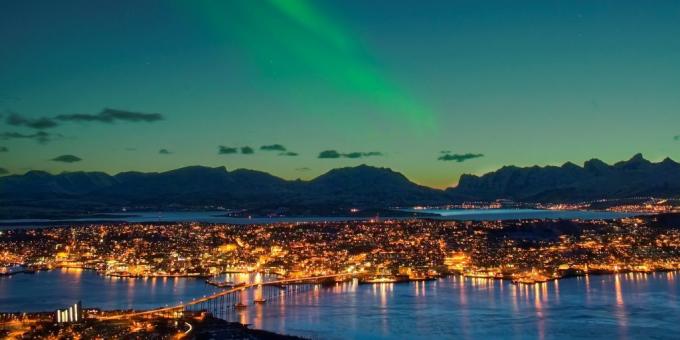 Warga kota Tromsø sangat jarang menderita depresi musiman, meskipun malam di luar jendela 