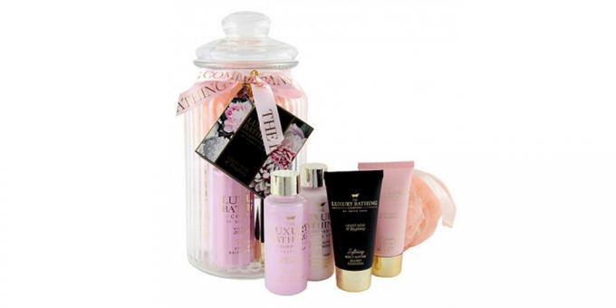 makeup kit termasuk kit spa dengan aroma beludru mawar dan raspberry