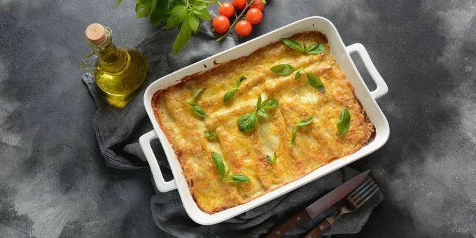 Cannelloni dengan ayam cincang dengan saus bechamel