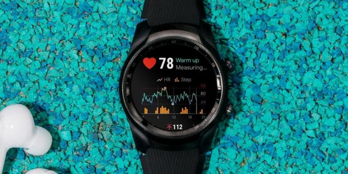 Jam tangan juga memiliki monitor denyut jantung