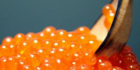 7 sederhana dan cara lezat untuk acar salmon kaviar di rumah