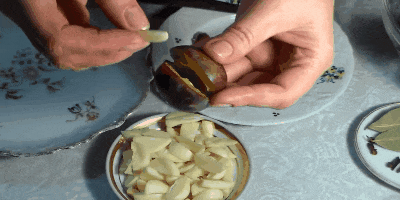 Resep: Acar plum diisi dengan bawang putih