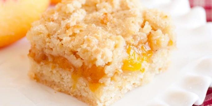 Cake dengan aprikot: Simple cake massal dengan aprikot