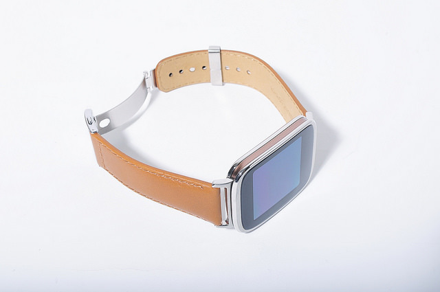 Cerdas jam tangan ASUS ZenWatch mana untuk membeli