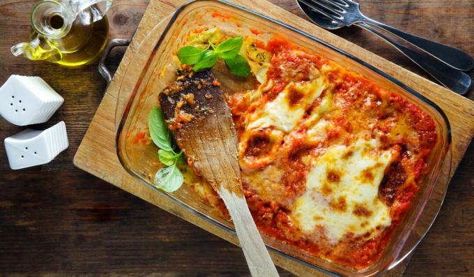 Lasagna terong dengan daging cincang