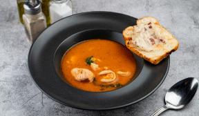 Sup seafood Spanyol