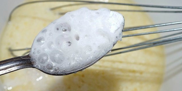 Pengganti baking powder: Soda + Cuka
