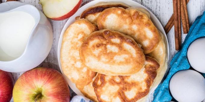 Pancake dengan apel dan semolina