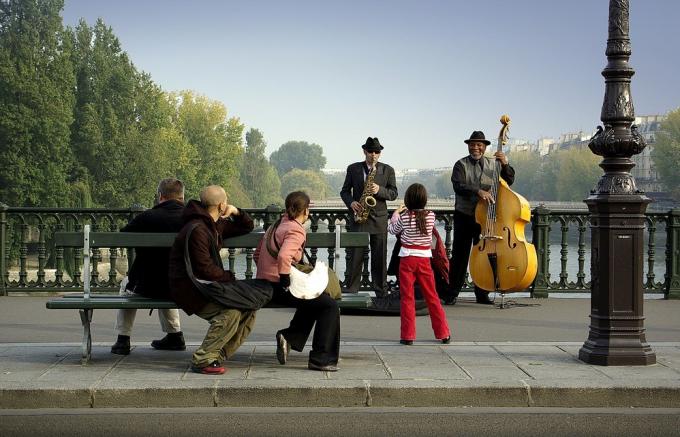 musisi jalanan di Paris