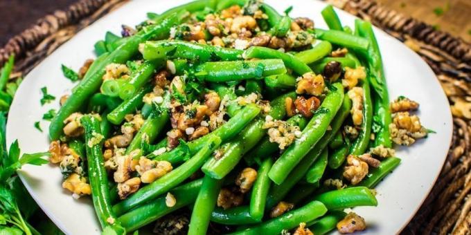 Resep: Salad dengan kacang hijau dan kenari