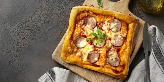 Pizza puff pastry dengan sosis