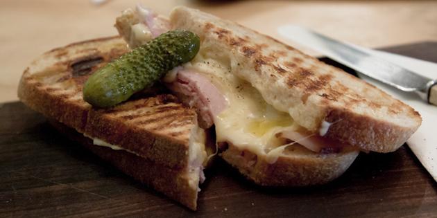 Resep makanan cepat: sandwich, Perancis "croque-monsieur"
