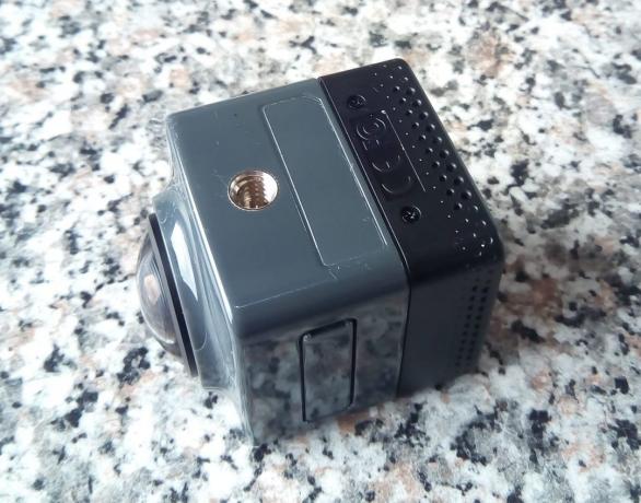 Cube 360: benang untuk mounting pada tripod