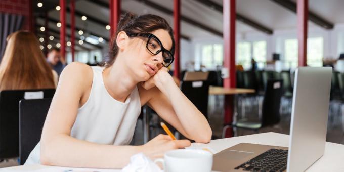 Apa yang terganggu selama waktu pencarian kerja Anda: 7 Cara prokrastinirovat berguna