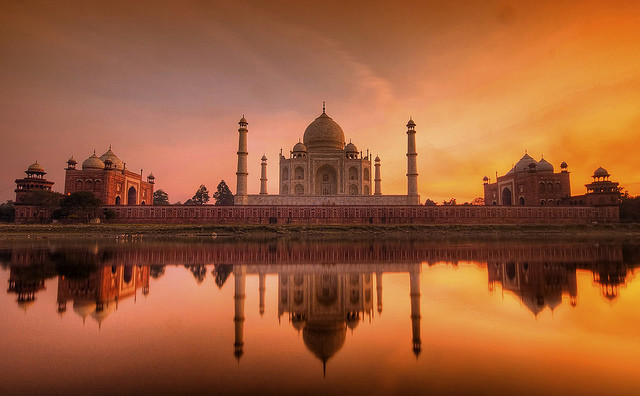 Sunset di Taj Mahal