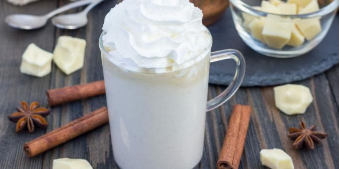 Cokelat panas putih dengan krim keju