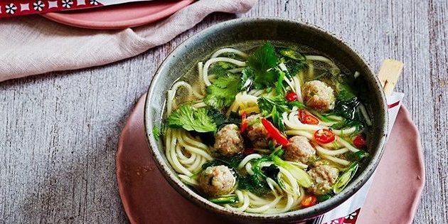 Resep dengan daging babi: Jahe mie dengan bakso daging babi