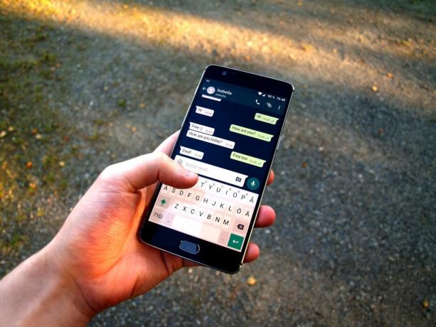 Cara menggunakan instant messenger mobile sebagai alat promosi