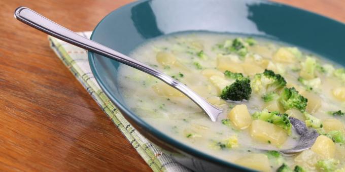 sup sayuran: sup dengan brokoli, kentang dan parmesan