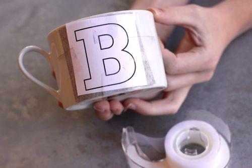 bagaimana membuat mug dengan tulisan