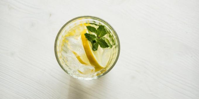 cocktail non-alkohol: shpritser jus anggur dan soda