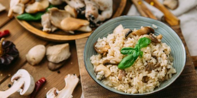 Nasi dengan champignon dan seledri