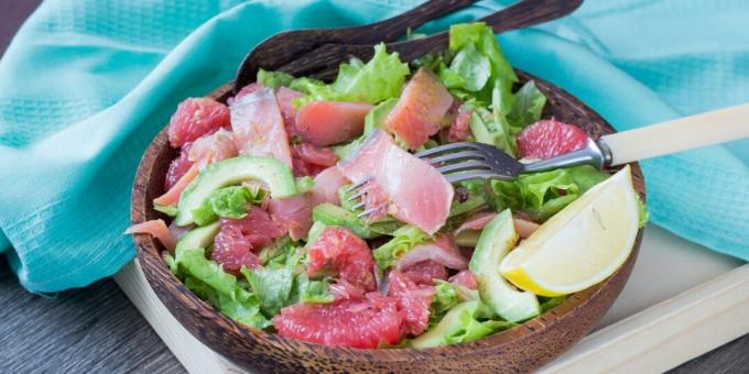 Salad ikan merah dengan jeruk bali