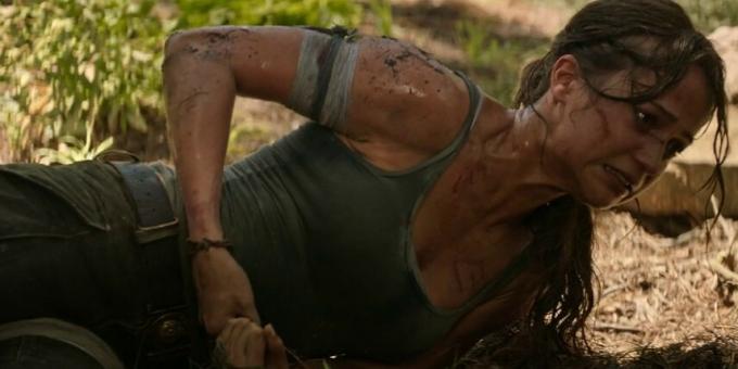 Adegan dari film "Tomb Raider: Lara Croft"