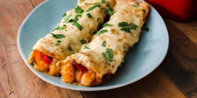 Cara memasak udang: Enchilada dengan udang dan merica