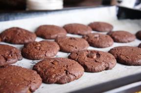 Resep: Chocolate cake dengan mengisi dan 2 jenis chocolate chip cookie