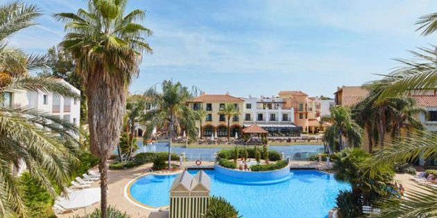 Hotel untuk keluarga dengan anak-anak: Port Aventura 4 *, Salou, Costa Daurada, Spanyol