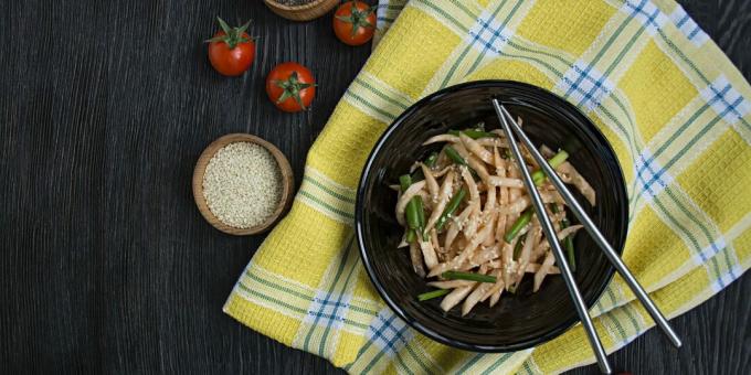 Salad pedas dengan daikon