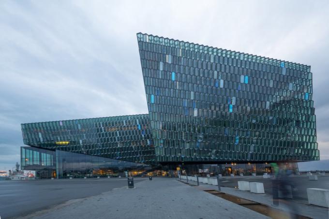 arsitektur Eropa: HARPA Concert Hall di Reykjavik, Islandia