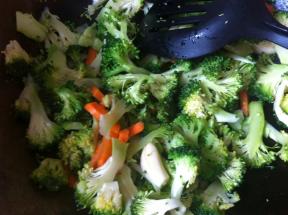 Resep: Brokoli dengan saus tiram