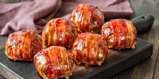 Bola daging dipanggang dalam bacon