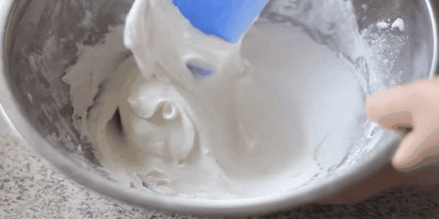 Cara membuat rumah kue jahe dengan tangannya sendiri: glasir