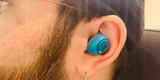 In-ear headphone besar