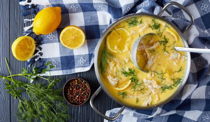 Sup ayam avgolemono Yunani