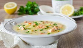 Sup ikan kalengan dengan keju