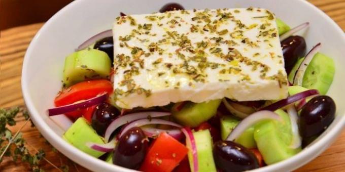 Klasik salad Yunani - resep