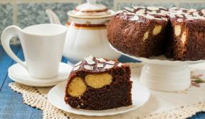 Kue coklat dengan bola dadih kelapa