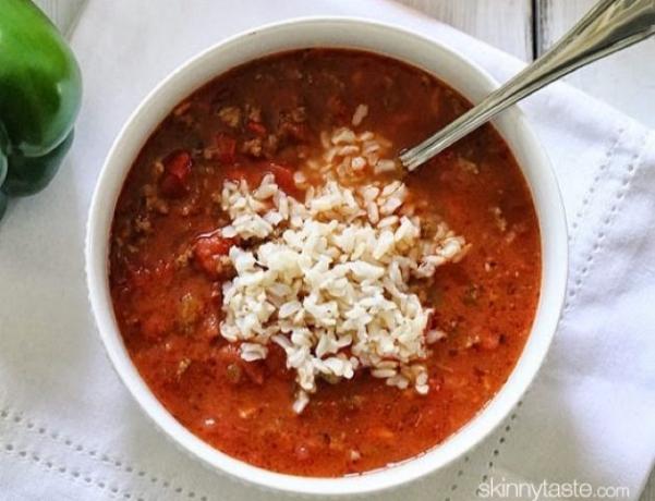 Sup tomat dengan daging sapi