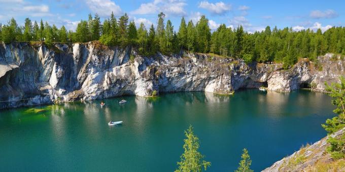 tempat menakjubkan di Rusia: taman gunung "Ruskeala", Karelia